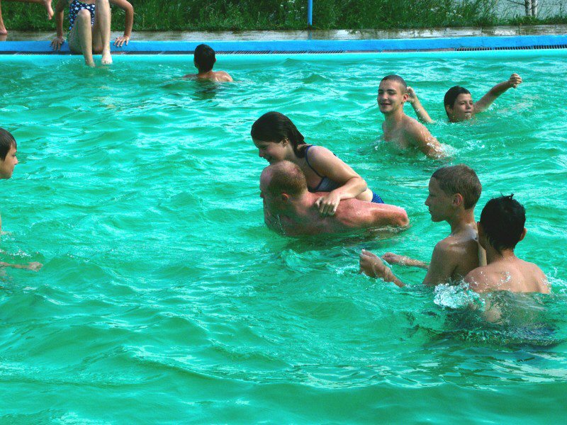 mb040805155.jpg